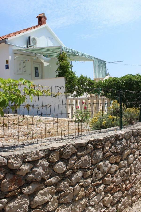 Apartmani Vinko Bol Exterior foto