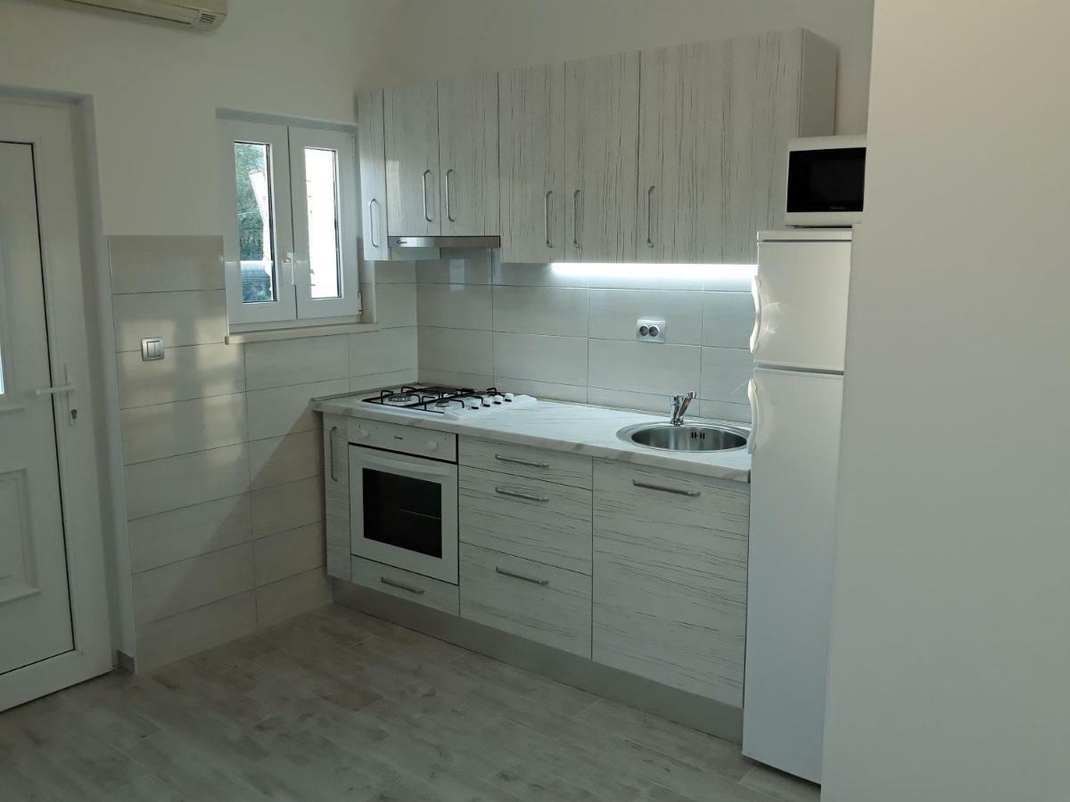 Apartmani Vinko Bol Exterior foto