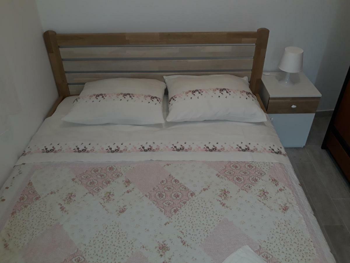 Apartmani Vinko Bol Exterior foto